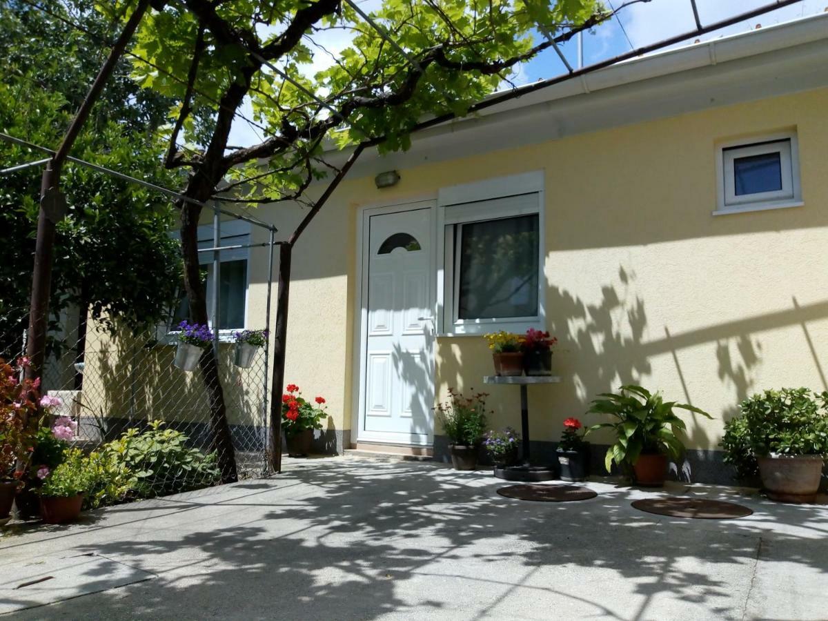 Apartman Lora บุดวา ภายนอก รูปภาพ